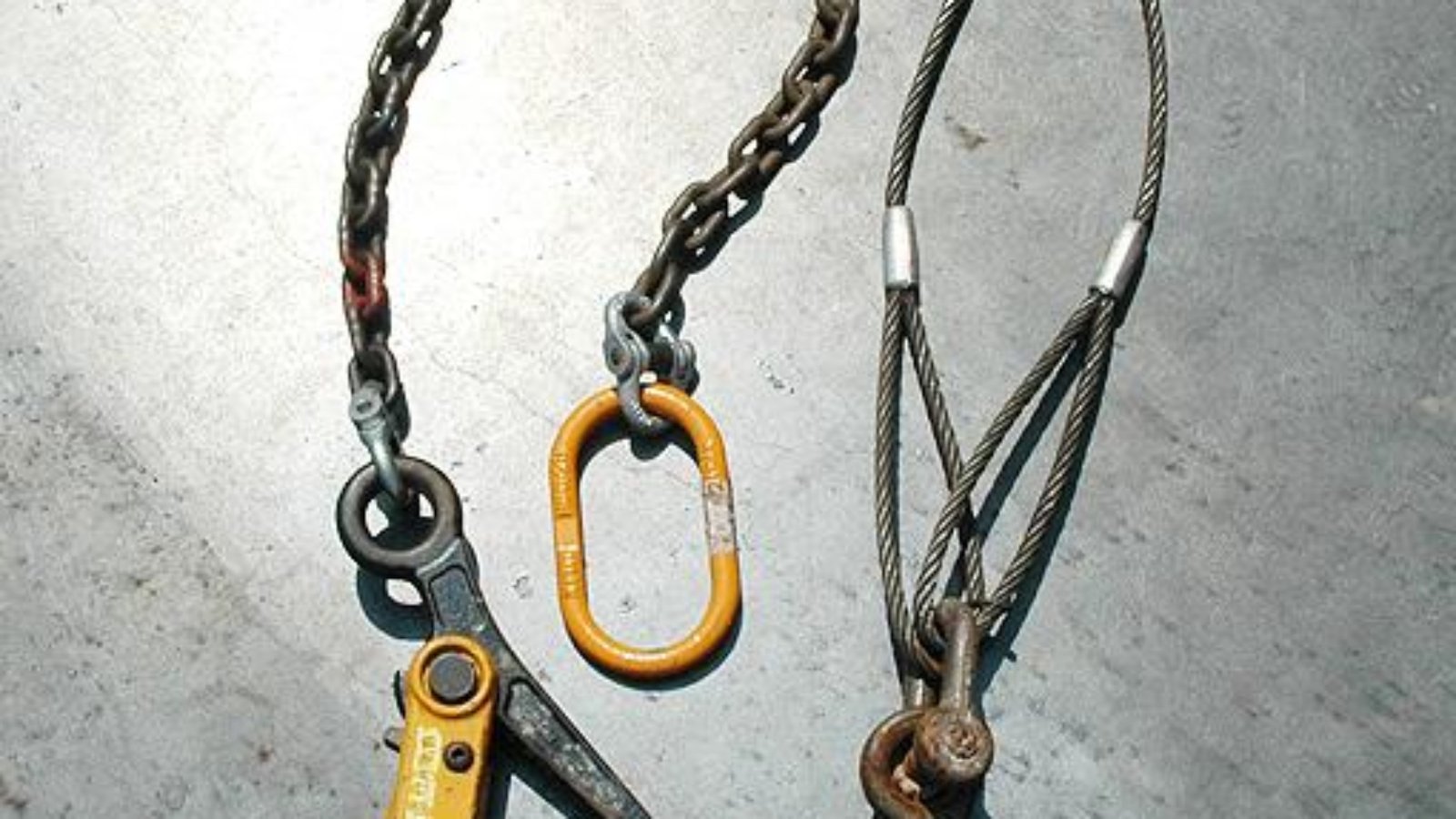 Wire Rope Sling vs Chain Sling: Key Differences & Buying Guide